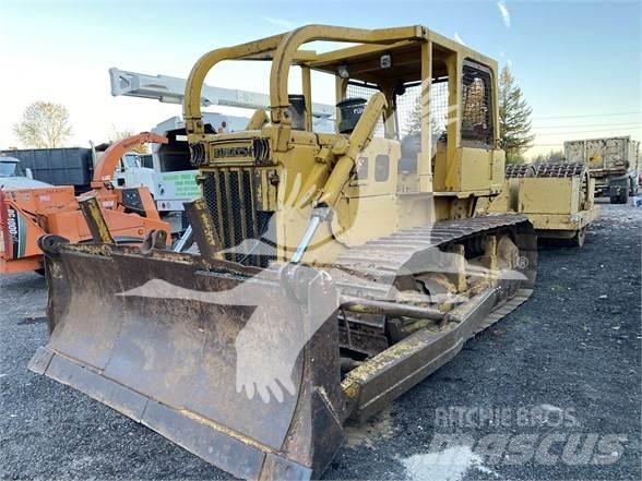 Komatsu D65E-6 Buldožeri guseničari