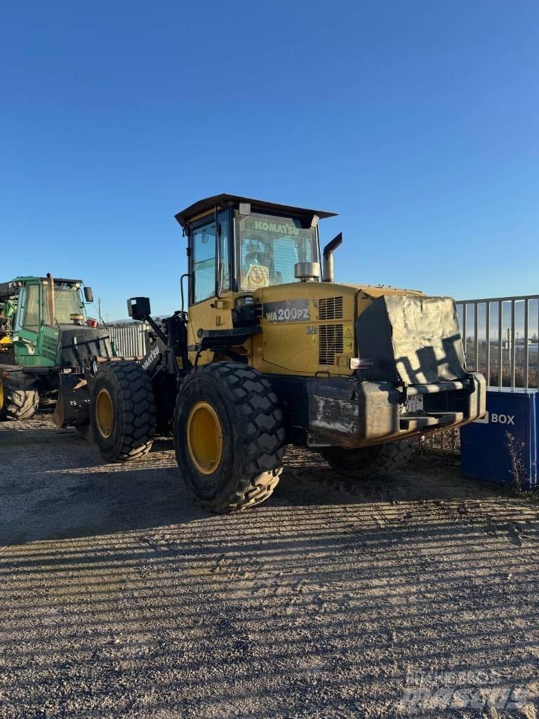 Komatsu WA 200 PZ-6 Utovarivači na točkove