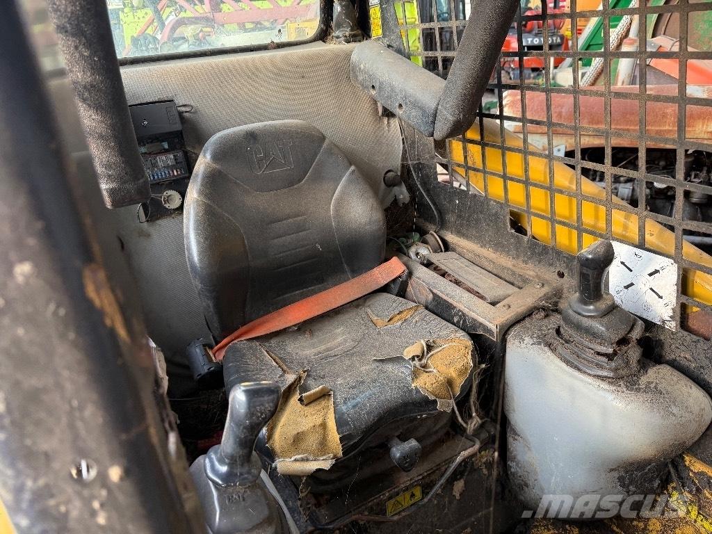 CAT 216 B 3 Skid steer mini utovarivači