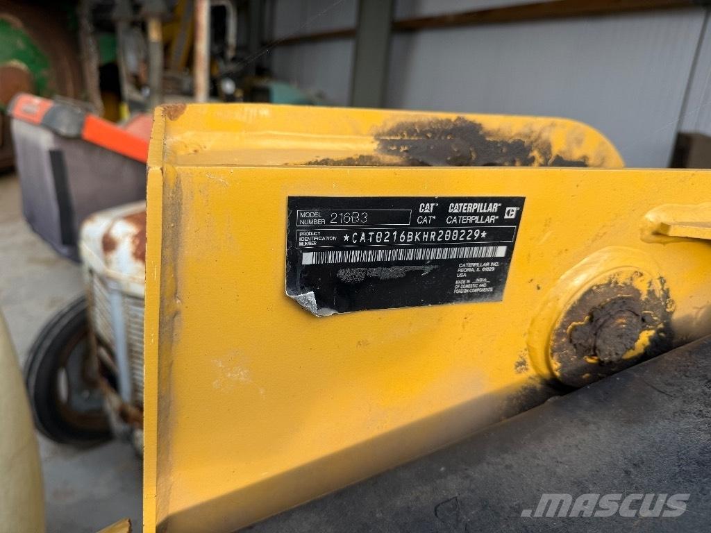 CAT 216 B 3 Skid steer mini utovarivači