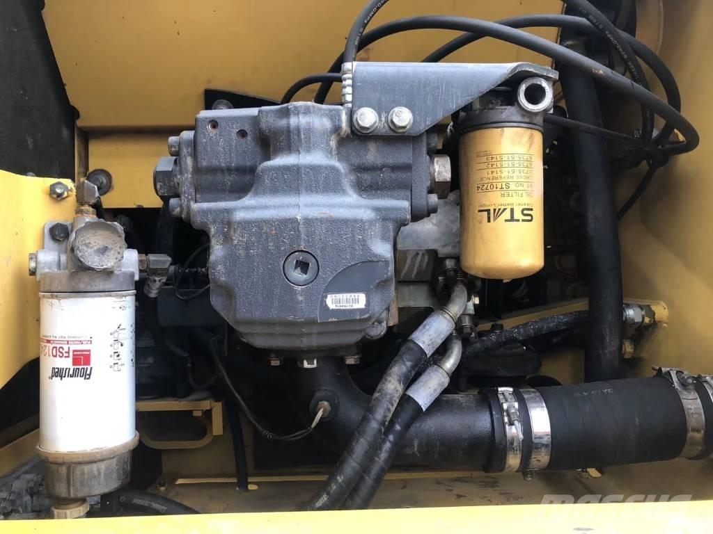 Komatsu pc220-8 Bageri guseničari