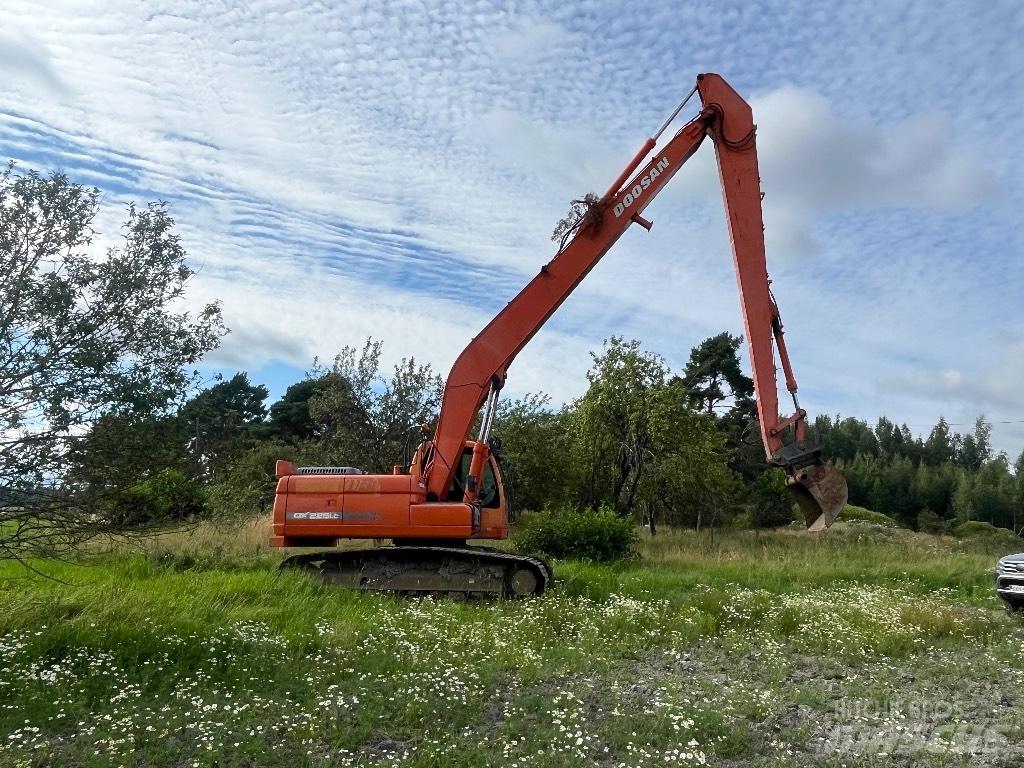 Doosan DX 225 LC Polovni bageri sa dugom rukom