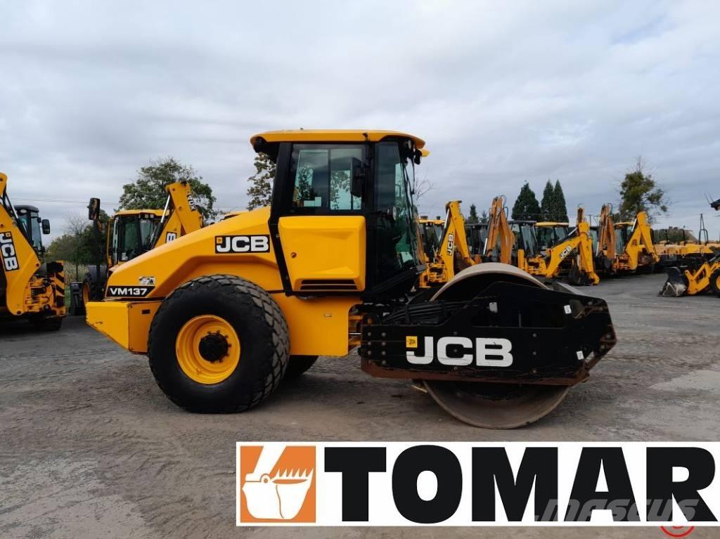 JCB Vibromax VM 137 Valjci sa duplim bubnjem