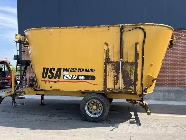  USA 850CF Mešaona stočne hrane