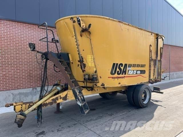  USA 850CF Mešaona stočne hrane