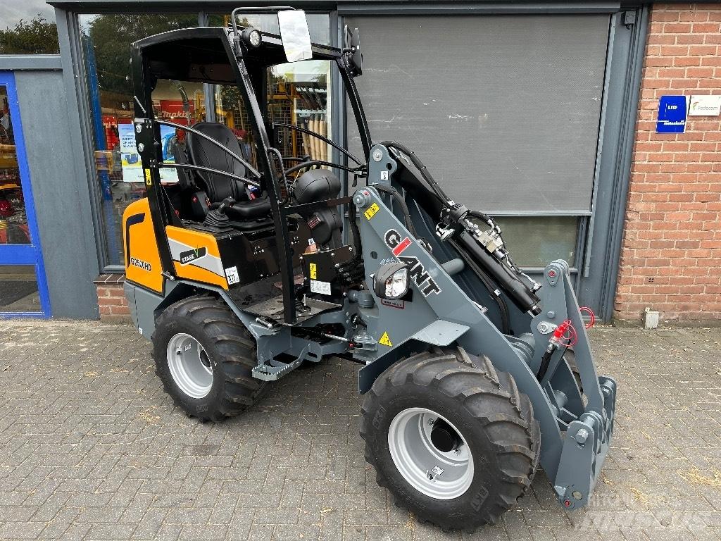 GiANT G2500HD Višenamenski utovarivači