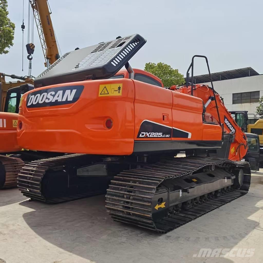 Doosan DX 225 Bageri guseničari