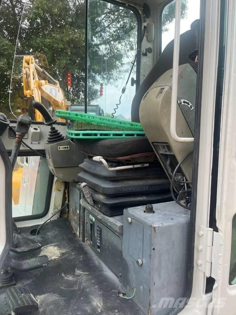 Takeuchi TB 160C Bageri guseničari