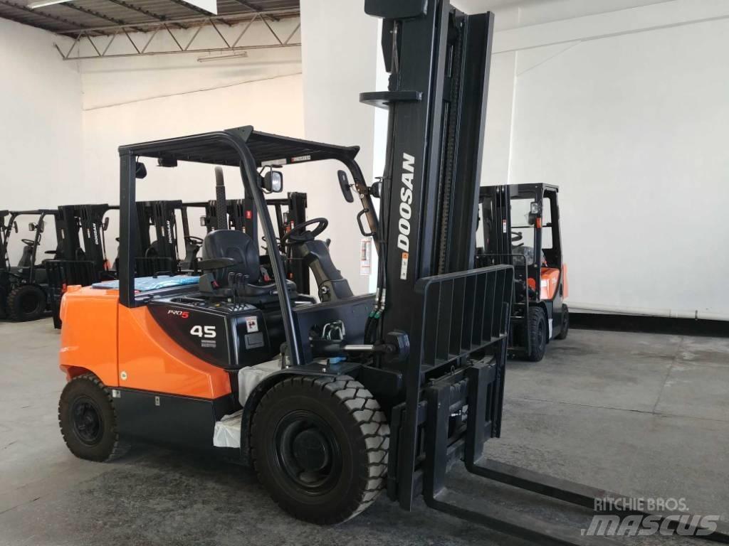 Doosan D45 SC-5 Dizelski viljuškari