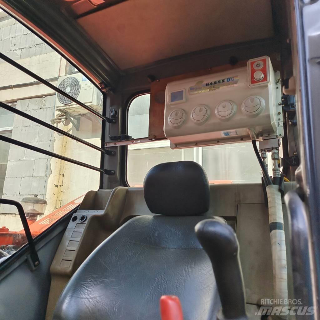 Hitachi ZX 70 Bageri guseničari