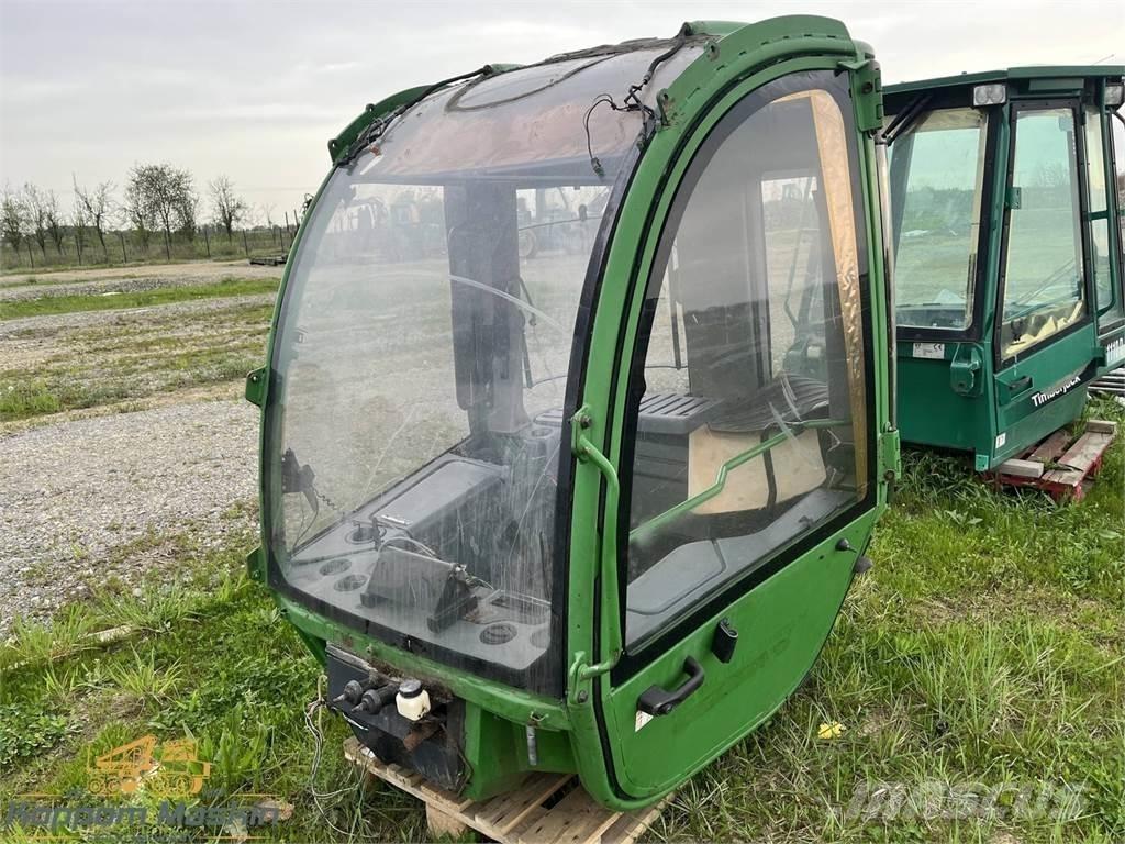 John Deere 1470E Kabine i unutrašnjost