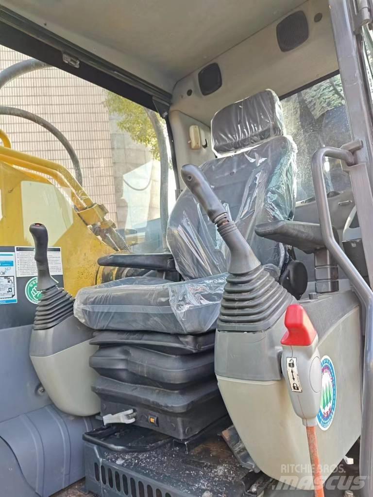 Hitachi ZX 200 Bageri guseničari