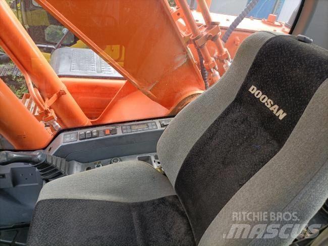 Doosan DX 300 Bageri guseničari
