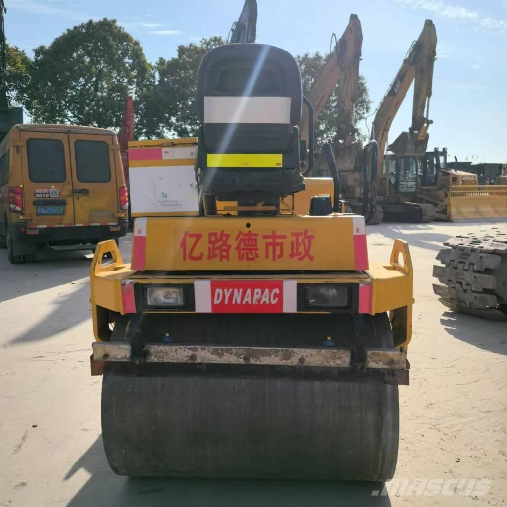 Dynapac CC 142 Valjci sa duplim bubnjem