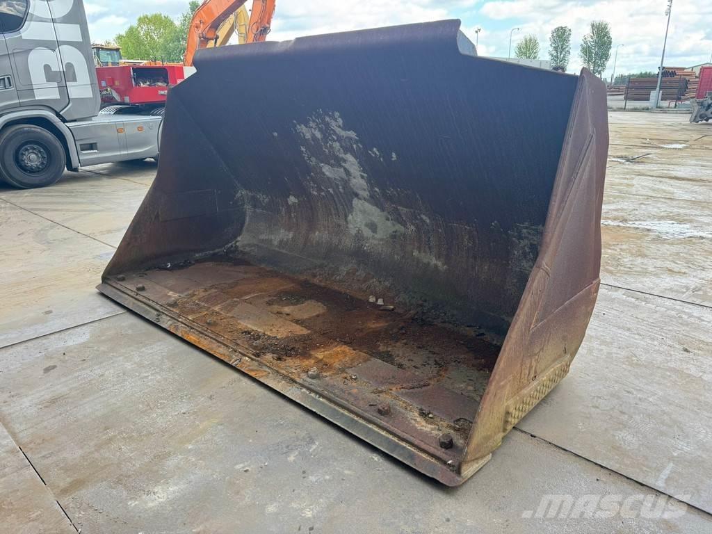 Volvo 4.2 m3 Kašike / Korpe