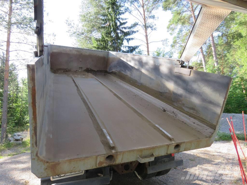 Sisu SR 300 Kiperi kamioni