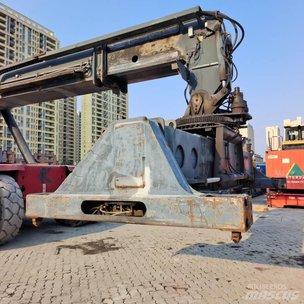Kalmar DRD450 Dohvatni viljuškari