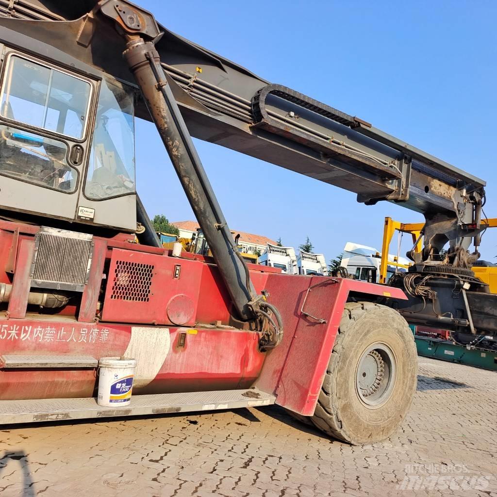 Kalmar DRD450 Dohvatni viljuškari
