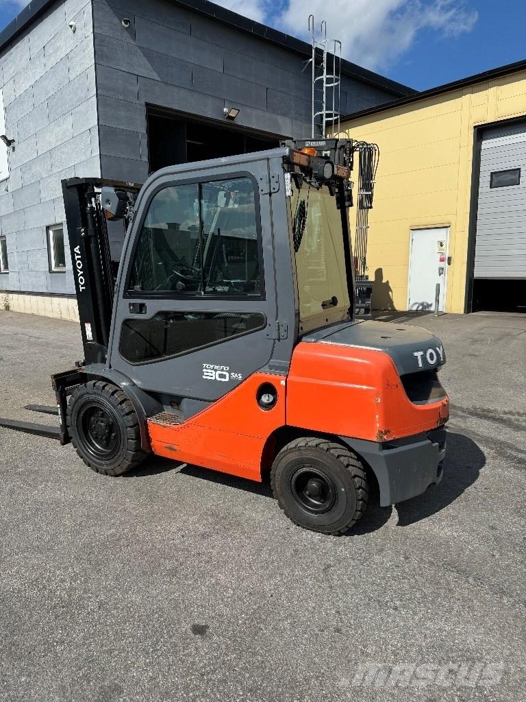 Toyota 02-8FDF30 Dizelski viljuškari