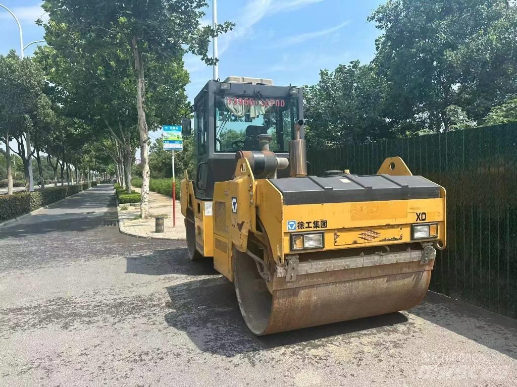 XCMG XD 82 Nabijači zemlje