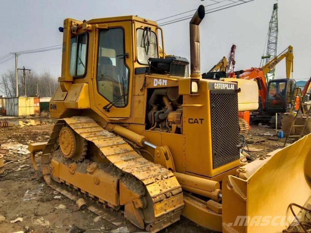 CAT D4H Buldožeri guseničari