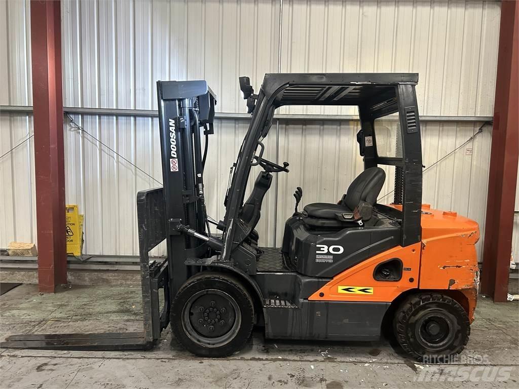 Doosan D30S-5 Dizelski viljuškari