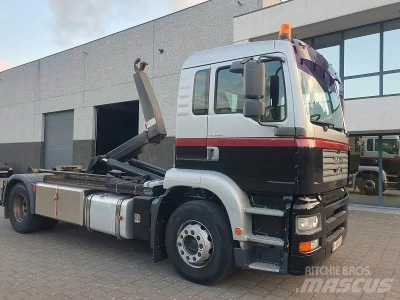 MAN TG 310 A Rol kiper kamioni sa kukom za podizanje tereta