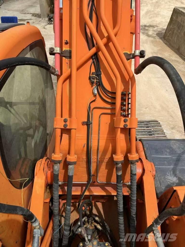 Doosan DX300LC Bageri guseničari