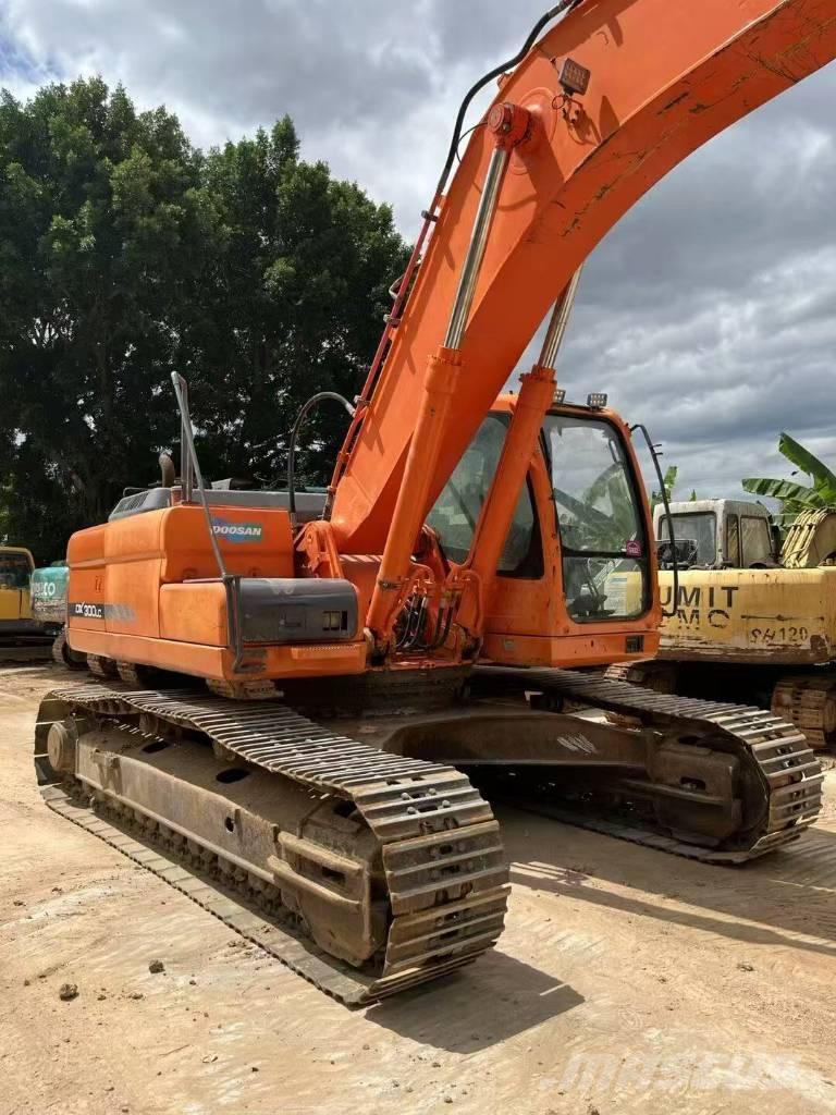 Doosan DX300LC Bageri guseničari