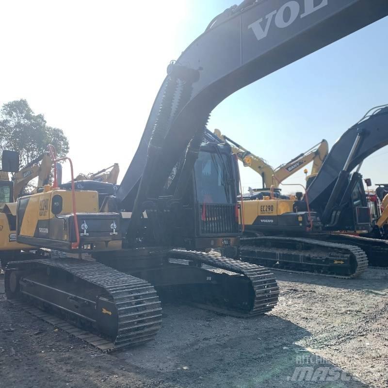 Volvo EC 240 Bageri guseničari