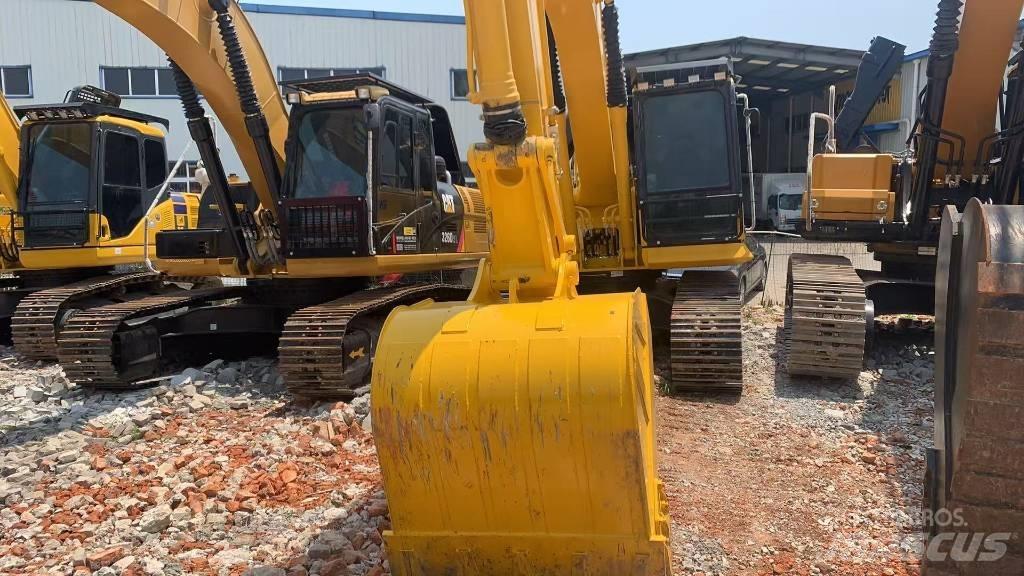 Komatsu PC 200 -8mo Bageri guseničari
