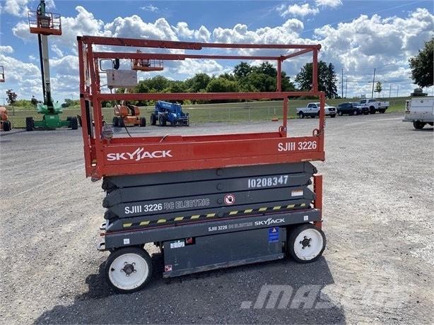 SkyJack SJ III 3226 Makazaste platforme