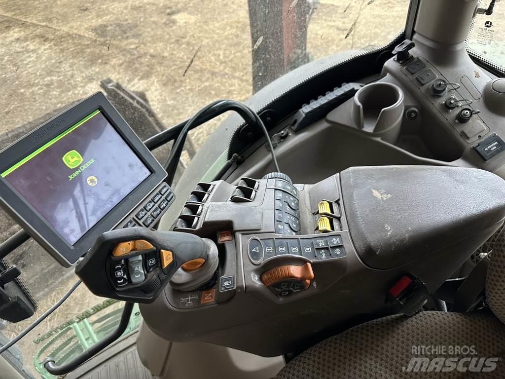 John Deere 6130R Traktori