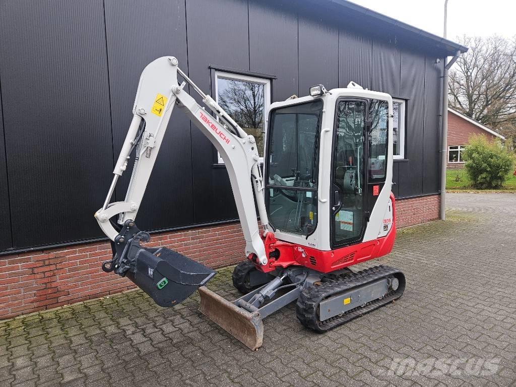 Takeuchi TB216 Mini bageri < 7t