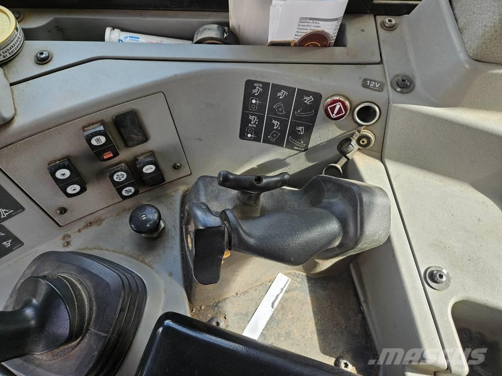 CAT D 8 T Buldožeri guseničari