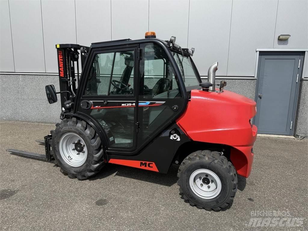 Manitou MC25-4 Vanterenski viljuškar