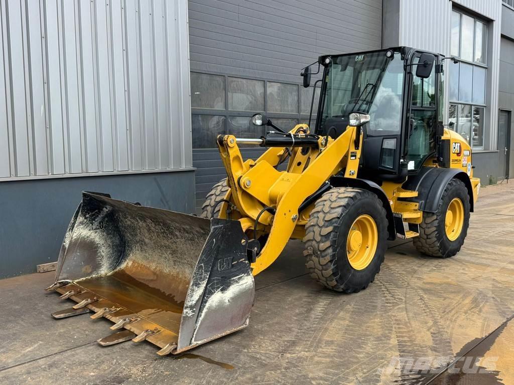 CAT 908M Utovarivači na točkove