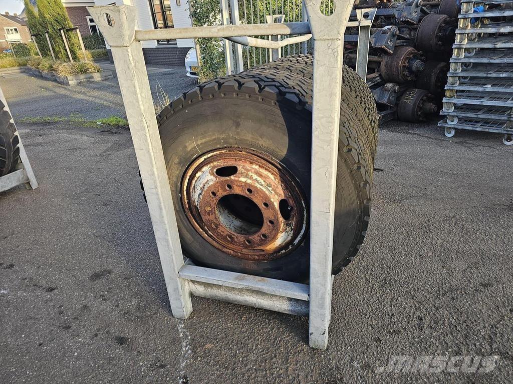  Several 1000 X 20 Prikolice sa voznim postoljem