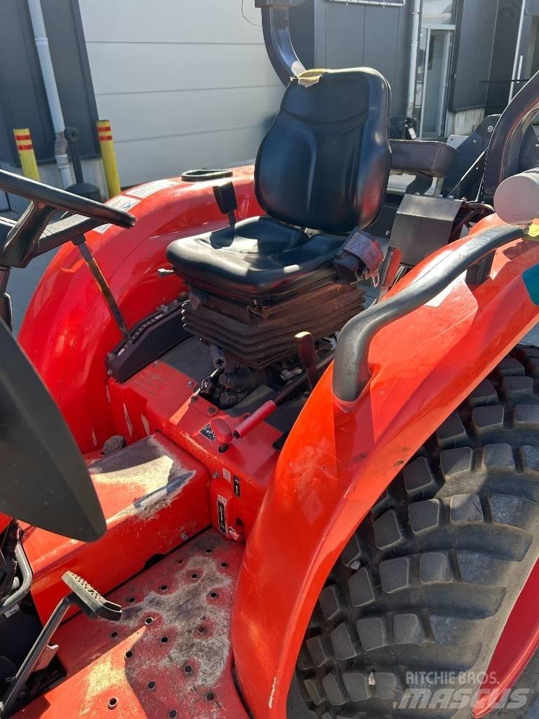 Kubota L1-382 HST Manji traktori