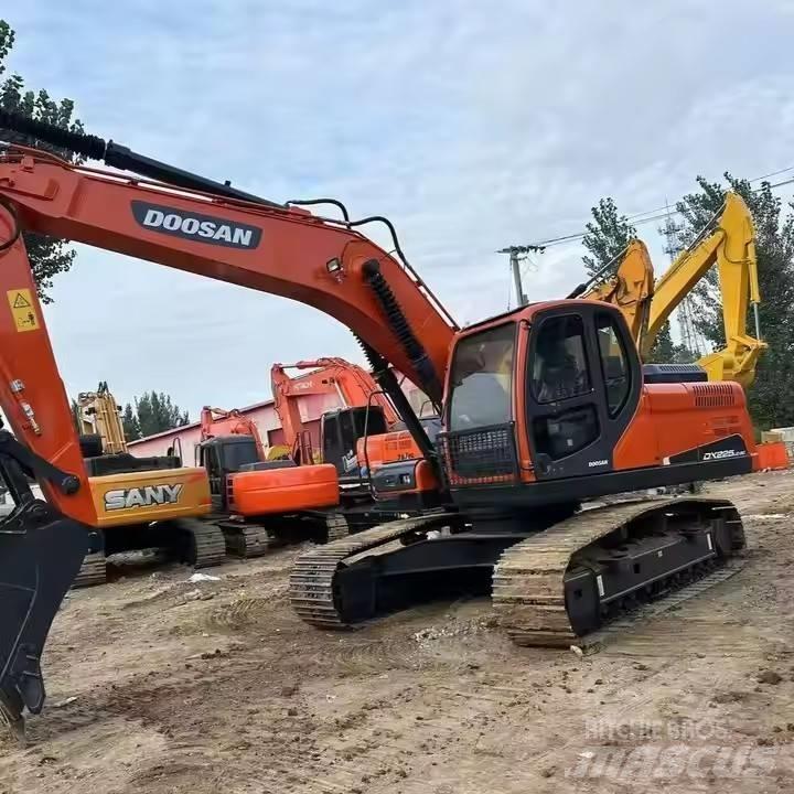 Doosan DX225LC-9C Bageri guseničari