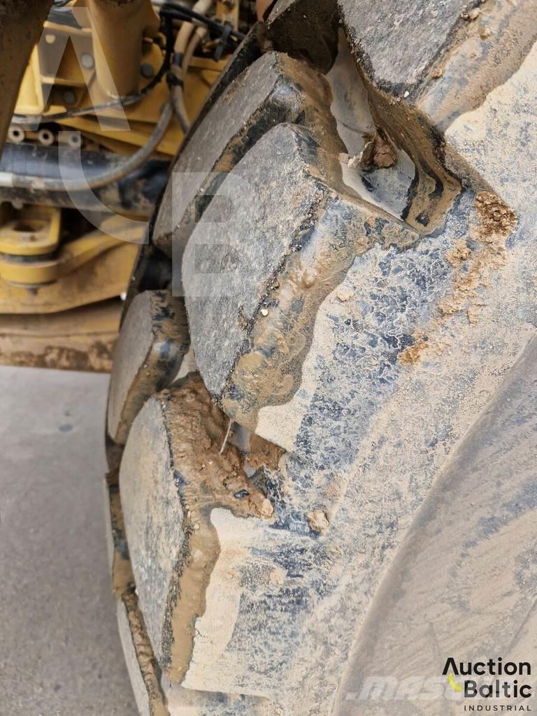 CAT 735C Zglobni damperi