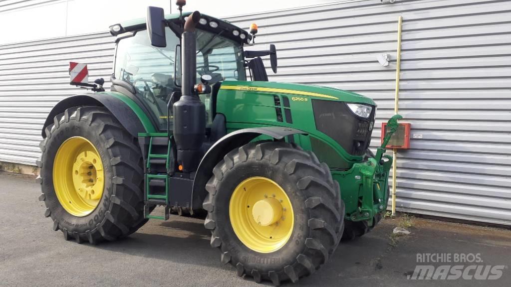 John Deere 6250 R Traktori