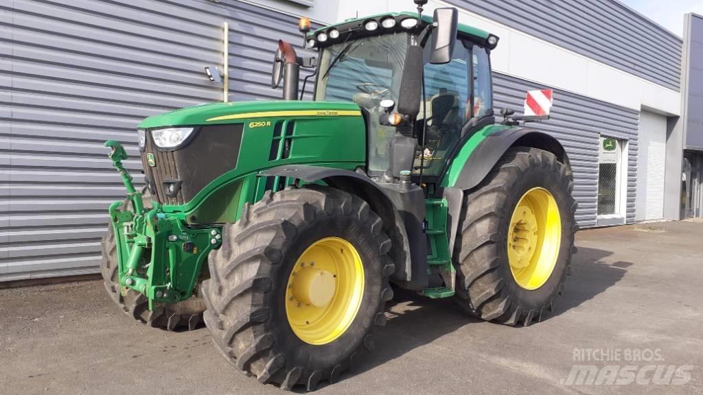 John Deere 6250 R Traktori