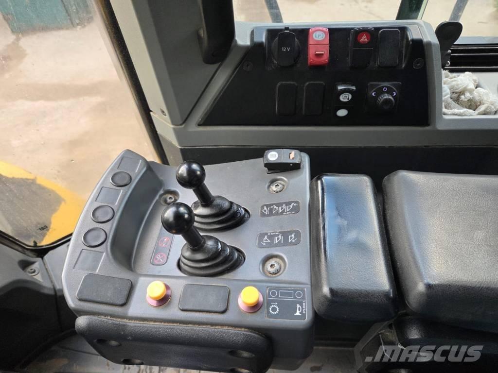 CAT 962 M Utovarivači na točkove