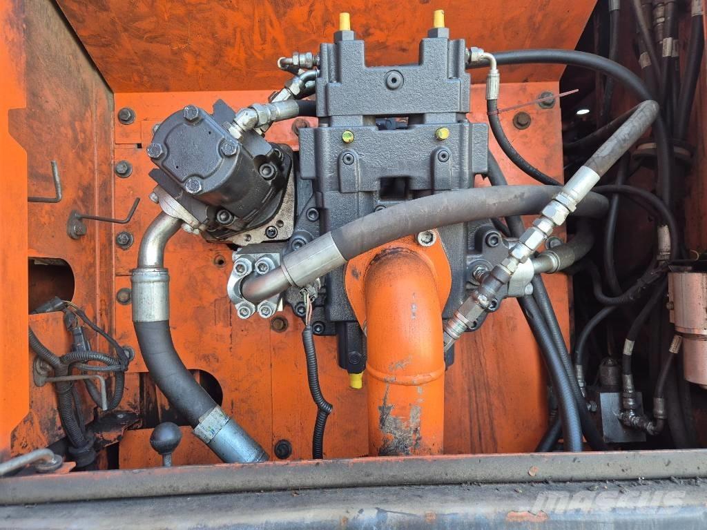 Doosan DX 210 W Bageri točkaši