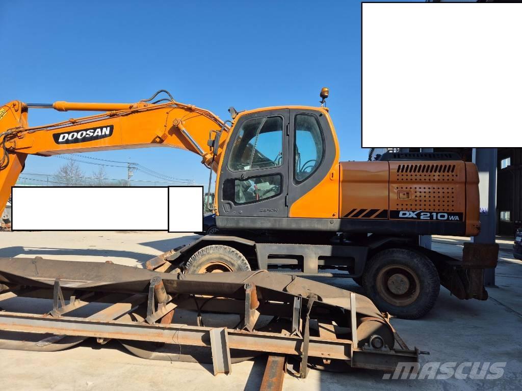 Doosan DX 210 W Bageri točkaši