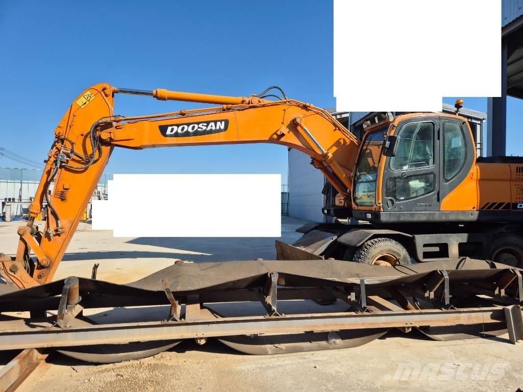 Doosan DX 210 W Bageri točkaši