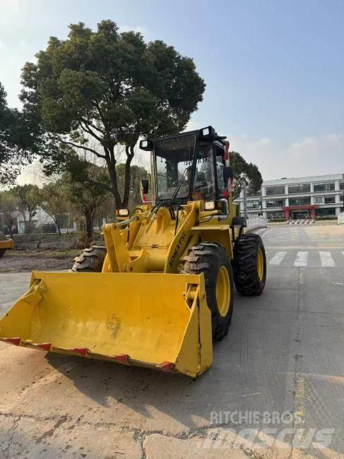 Komatsu WA 100 Utovarivači na točkove