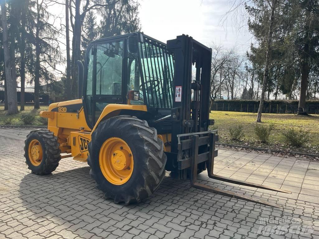 JCB 930 Vanterenski viljuškar