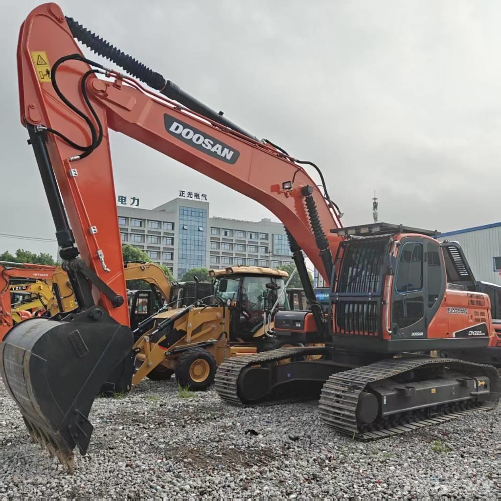 Doosan DX 225 LCA Bageri guseničari